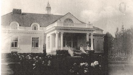 Hotelli Hirvihaaran kartanon ruusupenkit 1920-luvulla